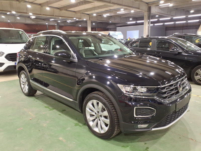 car Volkswagen T-Roc id42475 main photo