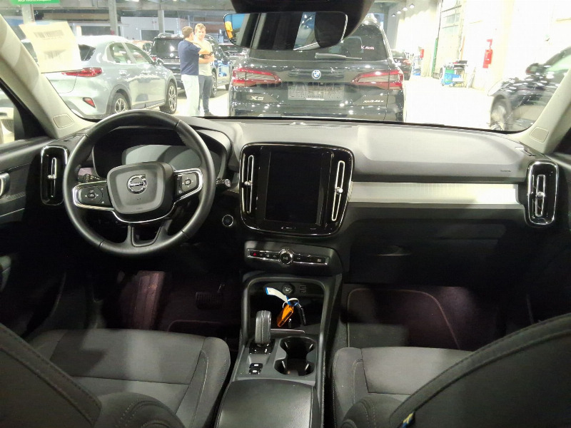 car Volvo XC40 id43132 photo #6