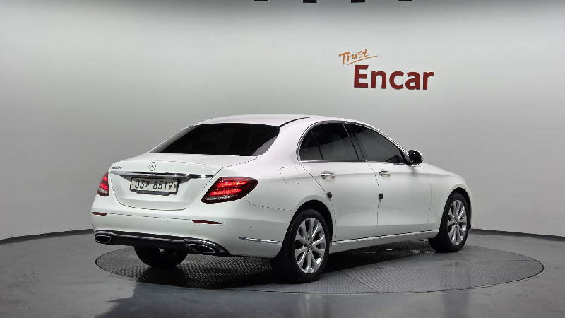 car Mercedes Benz E Class id43384 photo #2