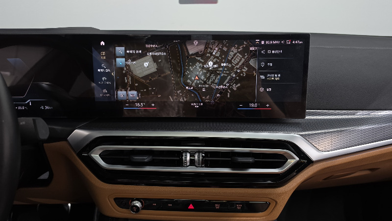 car BMW i4 id43444 photo #13