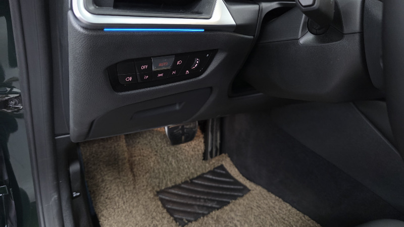 car BMW i4 id43445 photo #17