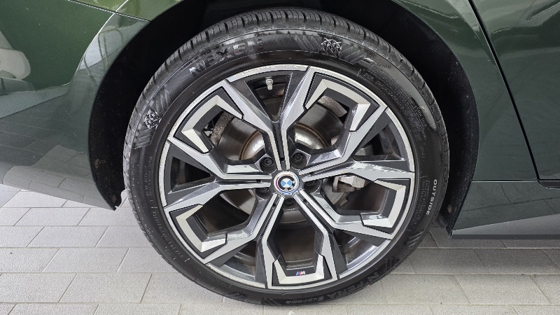 car BMW i4 id43445 photo #5