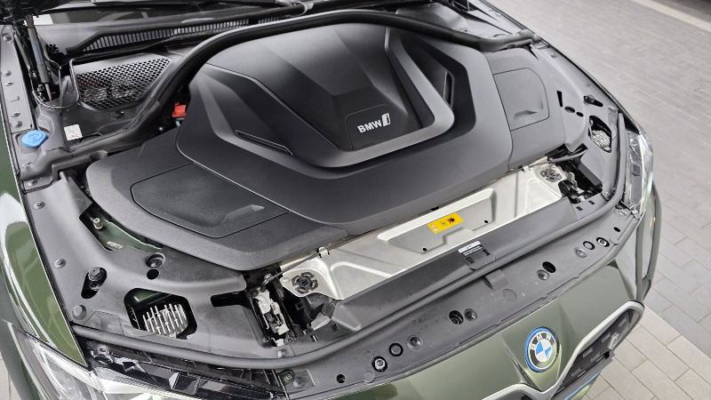 car BMW i4 id43445 photo #6