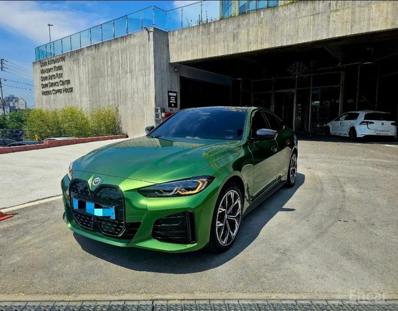 car BMW i4 id43451 main photo