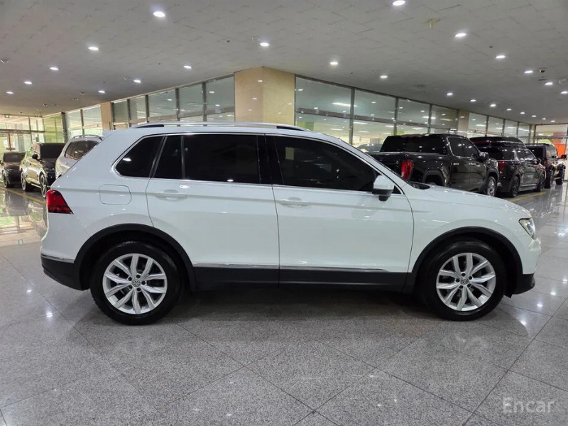 car Volkswagen Tiguan id43471 photo #5