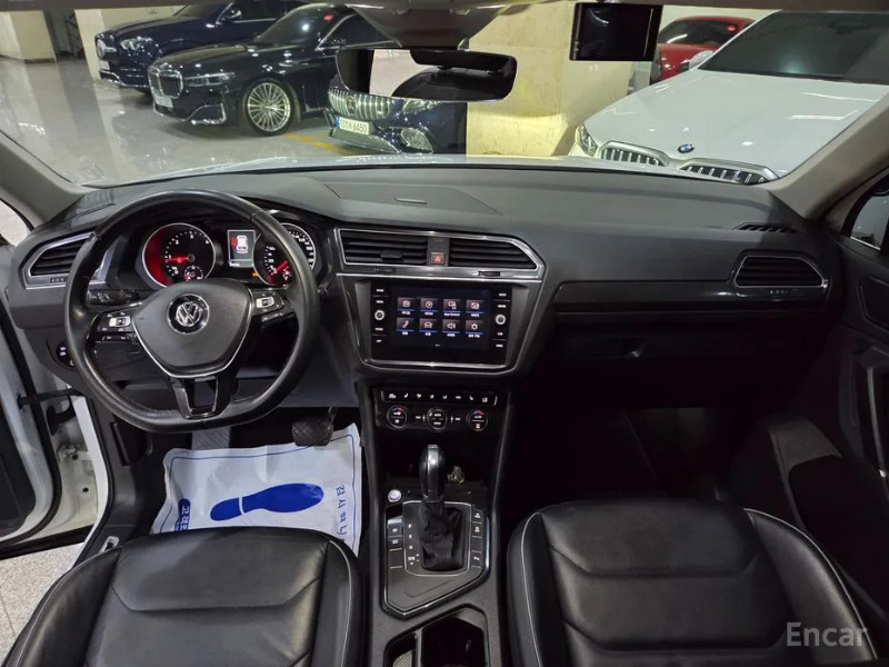 car Volkswagen Tiguan id43471 photo #8