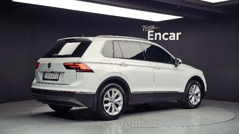 car Volkswagen Tiguan id43474 photo #2