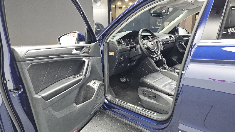 car Volkswagen Tiguan id43480 photo #10
