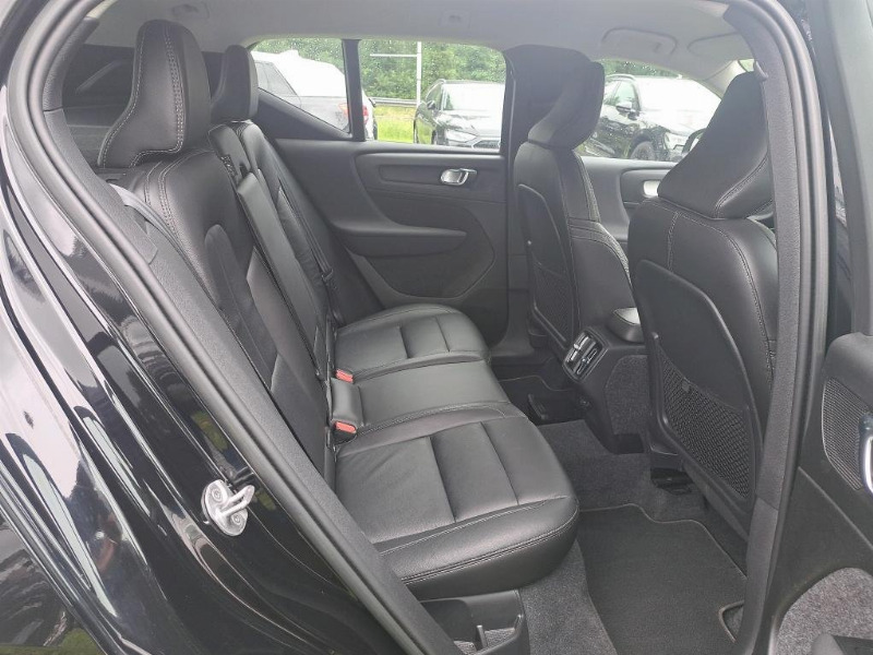 car Volvo XC40 id43601 photo #6