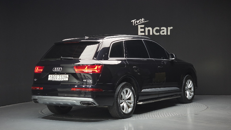 car Audi Q7 id43761 photo #2