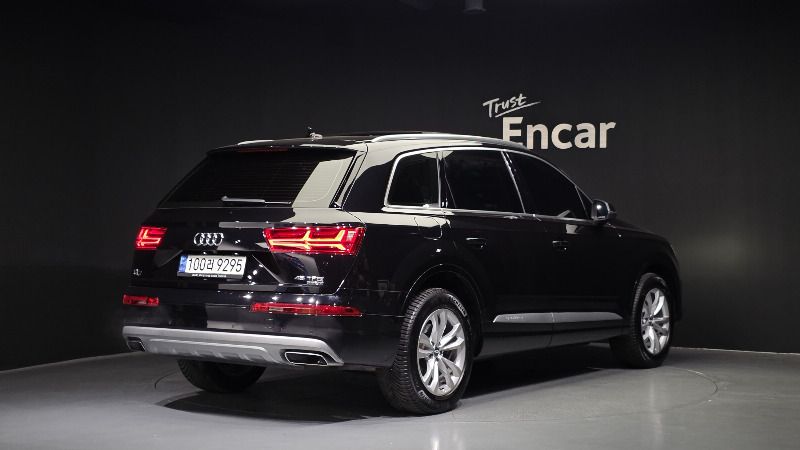 car Audi Q7 id43798 photo #2