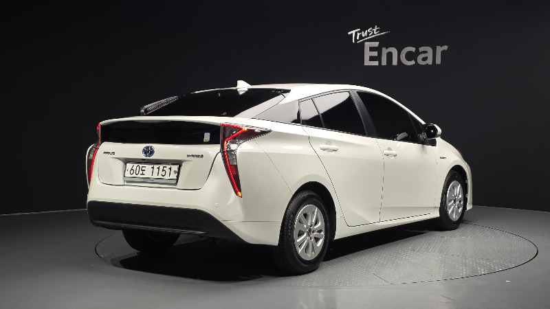 car Toyota Prius id43993 photo #2