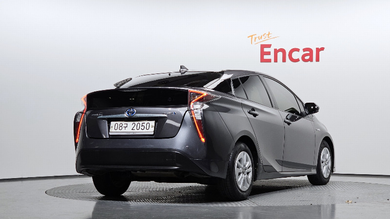 car Toyota Prius id44006 photo #2
