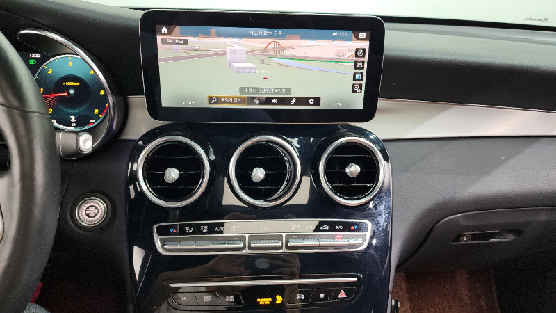car Mercedes Benz GLC id44149 photo #14
