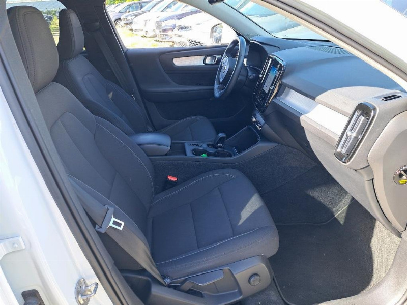 car Volvo XC40 id44165 photo #6