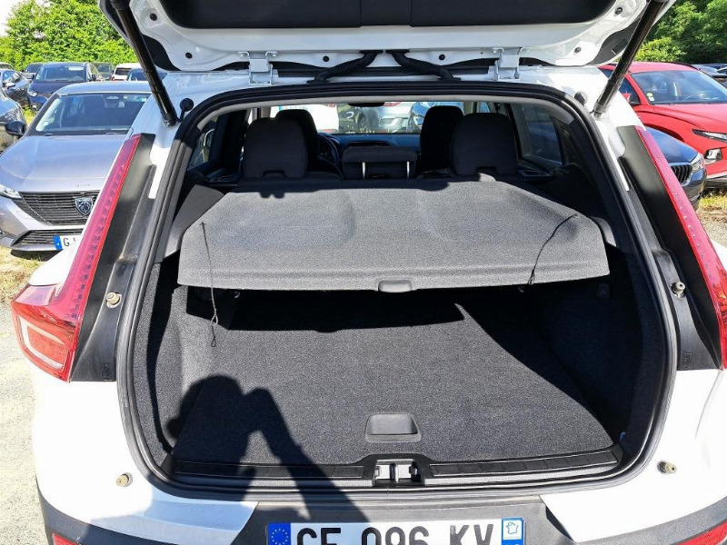 car Volvo XC40 id44165 photo #7