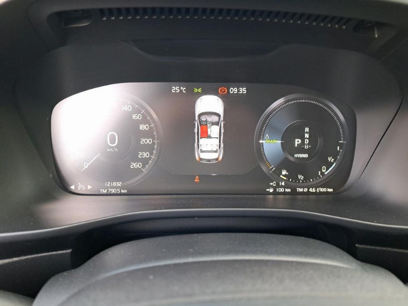 car Volvo XC40 id44165 photo #8