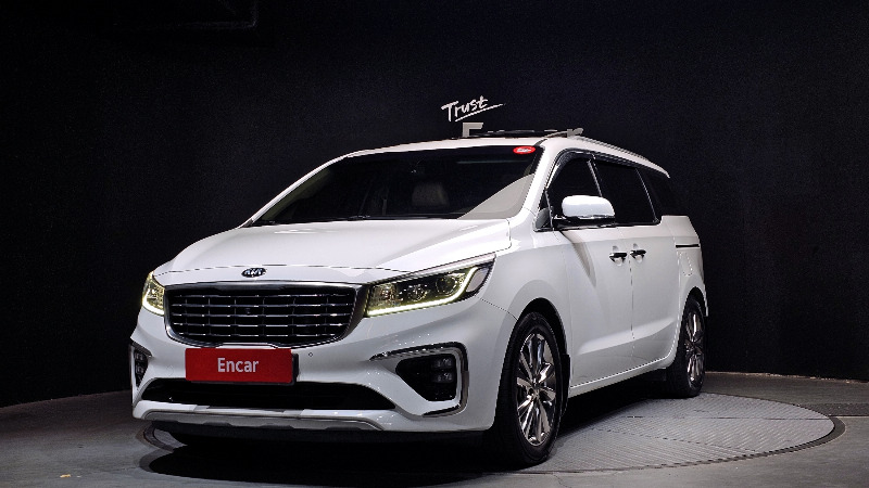 car KIA Carnival id44641 main photo