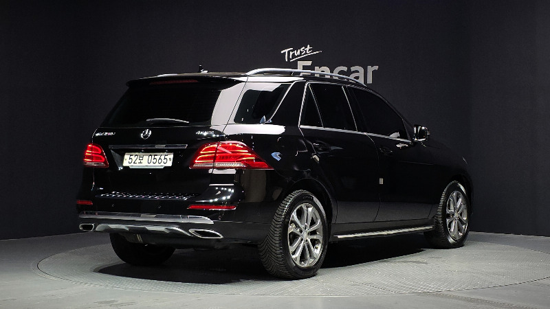 car Mercedes Benz GLE id46580 photo #2