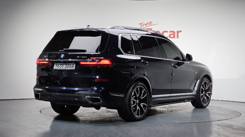 car BMW X7 id46953 photo #2