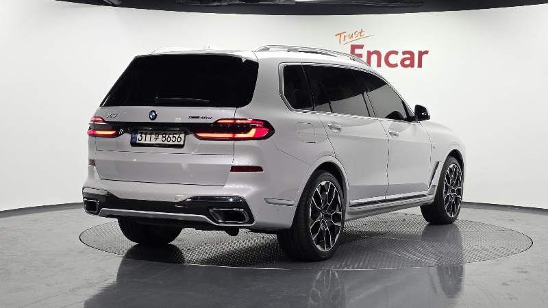 car BMW X7 id46992 photo #2