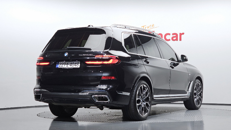 car BMW X7 id46998 photo #2
