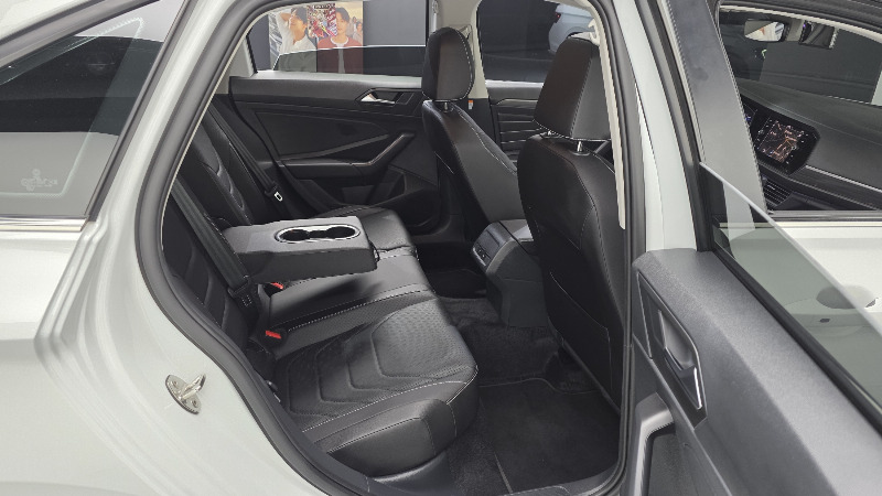 car Volkswagen Jetta id47169 photo #11