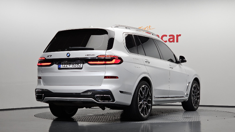 car BMW X7 id47414 photo #2