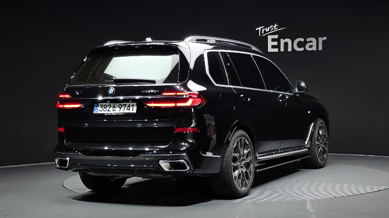 car BMW X7 id47420 photo #2