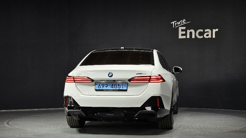 car BMW i5 id47463 photo #4