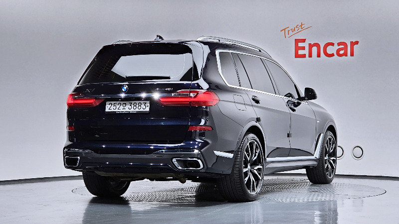 car BMW X7 id47500 photo #2