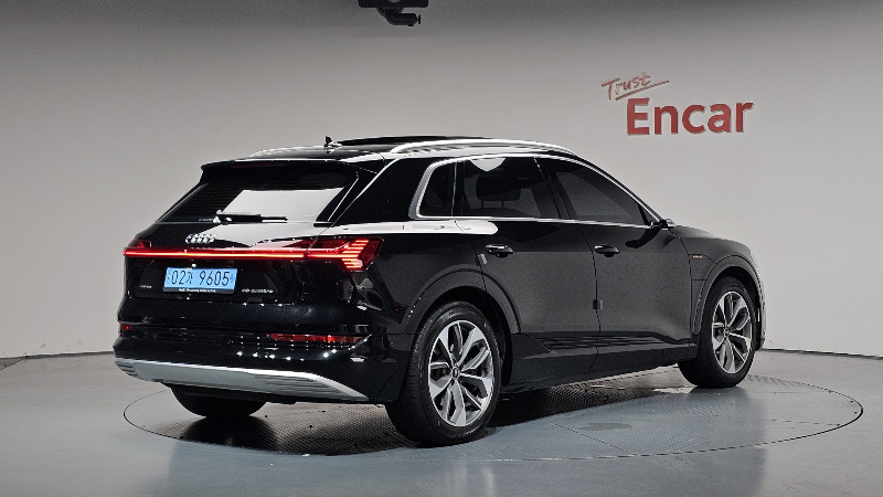 car Audi e-tron id47594 photo #2