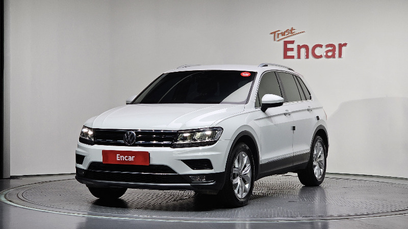 car Volkswagen Tiguan id47624 main photo
