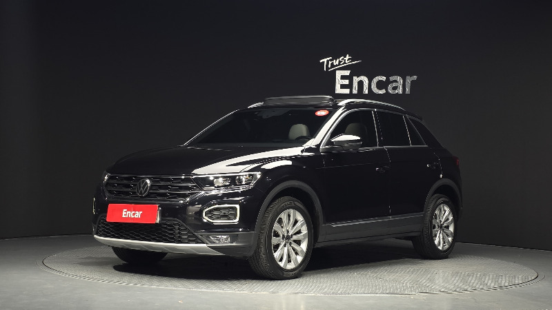 car Volkswagen T-Roc id47636 main photo