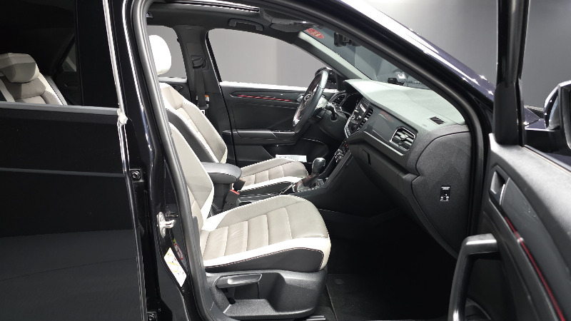 car Volkswagen T-Roc id47636 photo #11