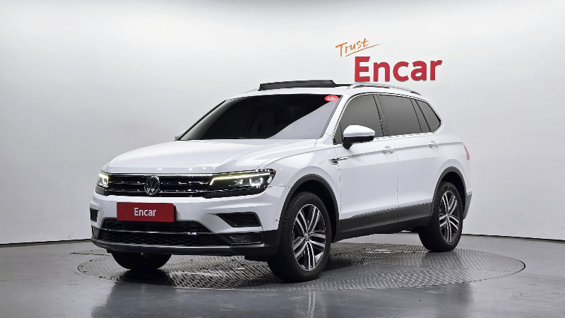 car Volkswagen Tiguan id47652 main photo