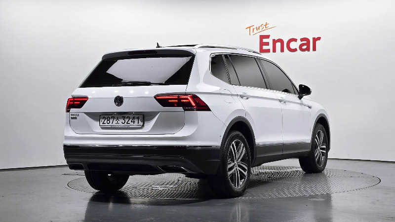 car Volkswagen Tiguan id47652 photo #2