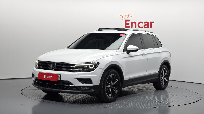 car Volkswagen Tiguan id47659 main photo