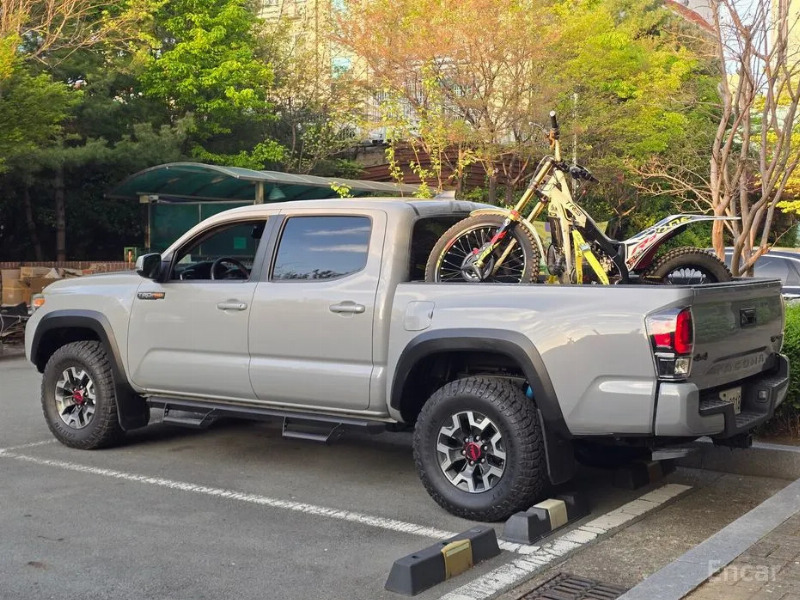 car Toyota Tacoma id47751 main photo