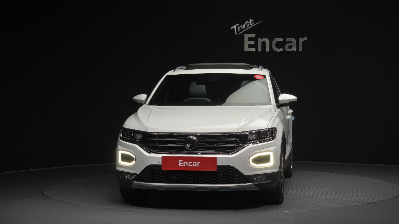 car Volkswagen T-Roc id47830 photo #3