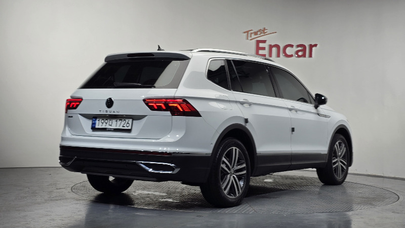 car Volkswagen Tiguan id47834 photo #2