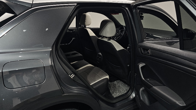 car Volkswagen T-Roc id47835 photo #12