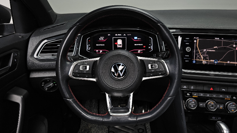 car Volkswagen T-Roc id47835 photo #13