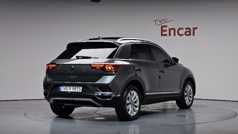 car Volkswagen T-Roc id47835 photo #2