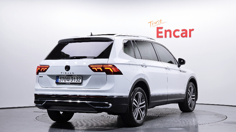car Volkswagen Tiguan id47839 photo #2