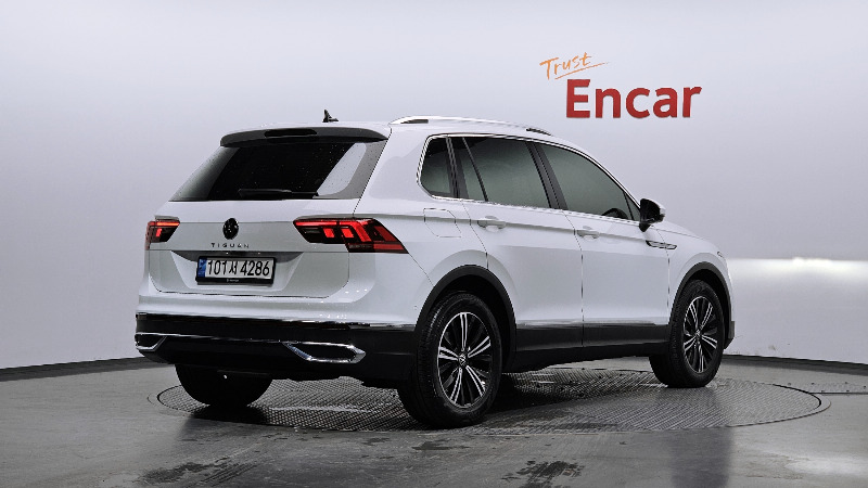 car Volkswagen Tiguan id47844 photo #2