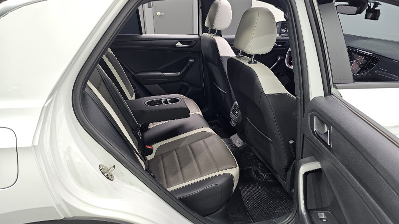 car Volkswagen T-Roc id47849 photo #11