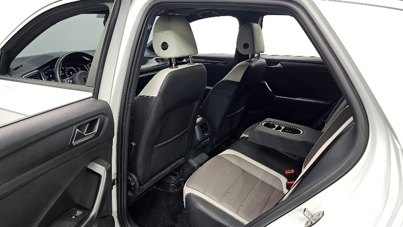 car Volkswagen T-Roc id47849 photo #12