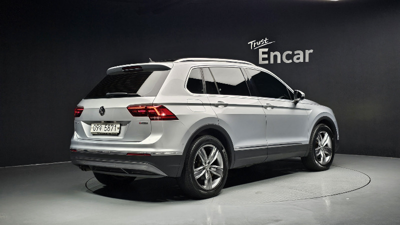 car Volkswagen Tiguan id47863 photo #2