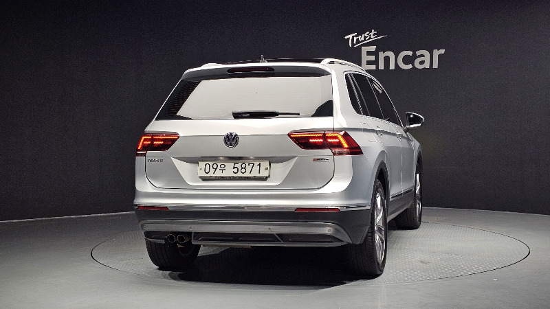car Volkswagen Tiguan id47863 photo #4